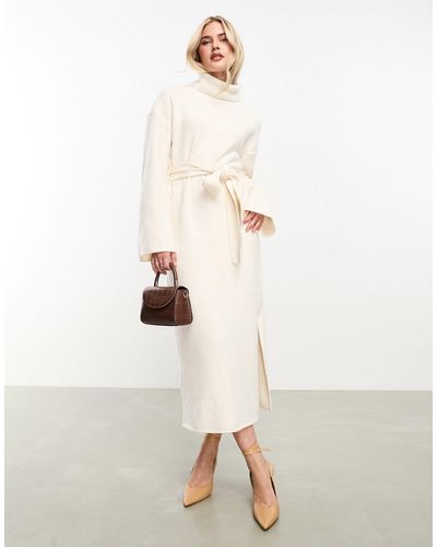 Pretty Lavish Robe longueur mollet en maille nouée à la taille - crème - Blanc