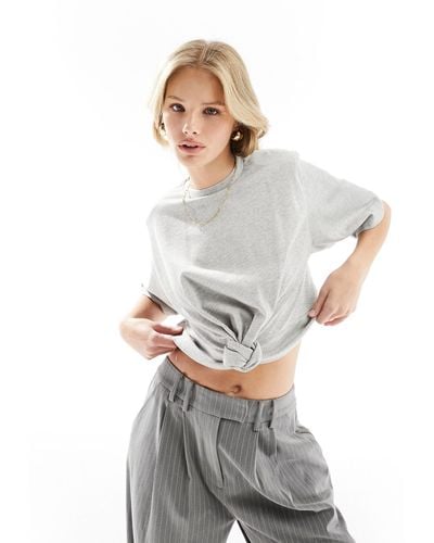 4th & Reckless Knot Front Cropped T-shirt - Grey