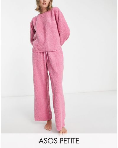 ASOS Asos design petite - ensemble confort avec sweat et pantalon en imitation peau - Rose