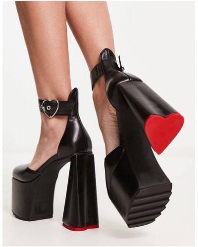 LAMODA Rodeo Platform Heeled Shoes With Heart Buckle - Black