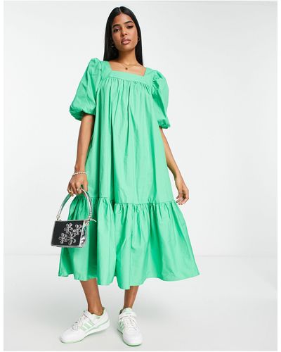 Glamorous Vestito midi oversize con scollo squadrato e fondo a balze acceso - Verde