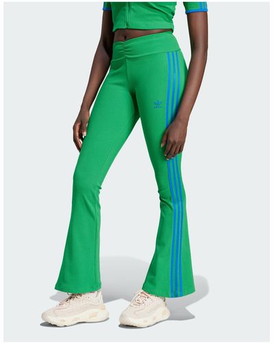 adidas Originals Leggings a zampa verdi - Verde