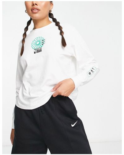 Nike Basketball Maglietta a maniche lunghe bianca con logo e stampa nba - Bianco