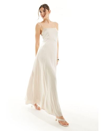 TFNC London – bridesmaid – satin-maxikleid - Weiß