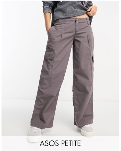 ASOS Petite - pantalon cargo à taille basse - Gris