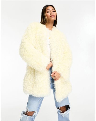 Jayley Faux Fur shaggy Mid Coat - White