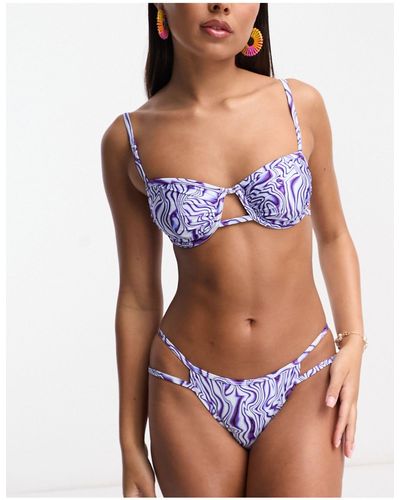 ASOS Top bikini con ferretto e coppe arricciate con stampa astratta - Bianco