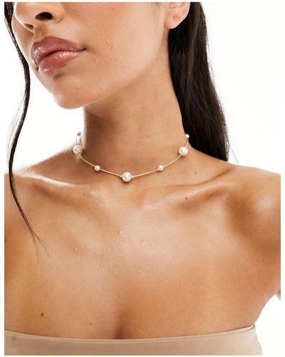 ASOS Short Necklace With Mixed Sized Faux Pearl - Brown