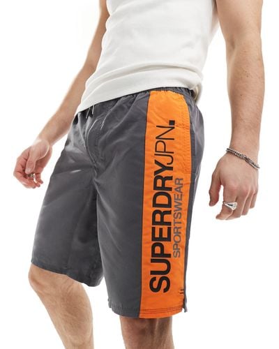 Superdry Sportswear - boardshort 19 pouces à logo - anthracite - Gris