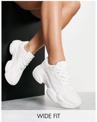 ASOS Divine - Sneakers Met Dikke Zool En Brede Pasvorm - Wit