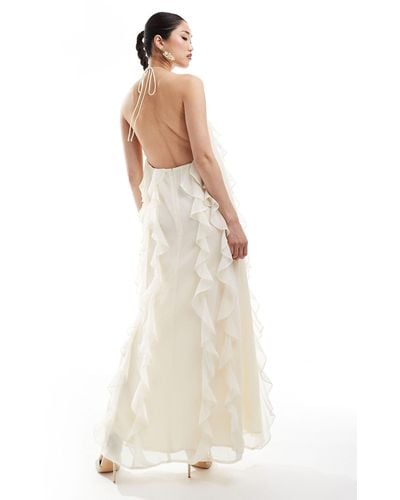 Pretty Lavish Vestido largo color con cuello halter y volantes - Blanco
