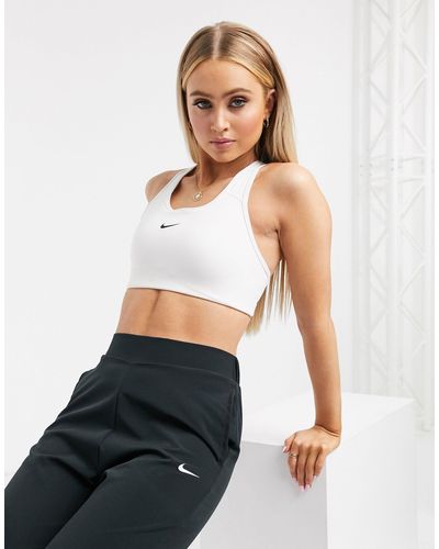 Nike Dri-fit Sport-bh Met Medium Ondersteuning En Swoosh - Wit