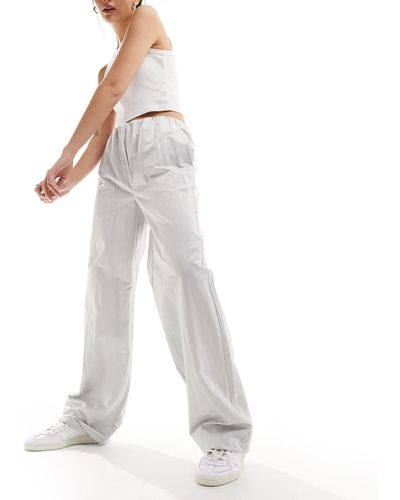 Calvin Klein Pantalon parachute effet froissé en tissu doux - blanc
