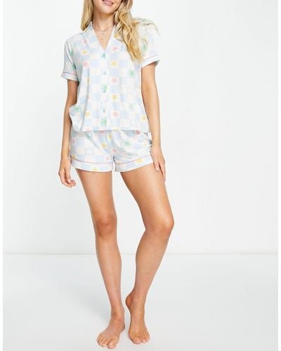 Chelsea Peers Ensemble pyjama avec chemise et short à imprimé damier et étoile - Blanc