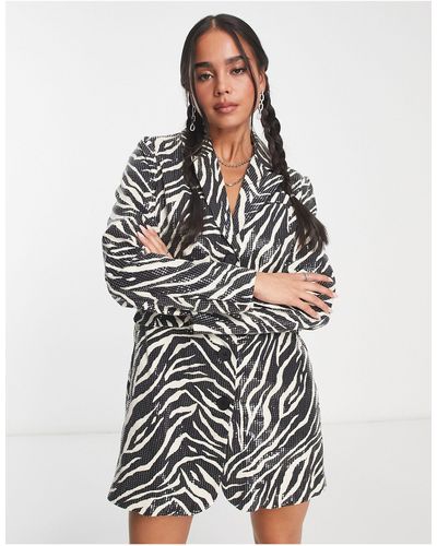 Rebellious Fashion – pailletten-blazerkleid mit zebramuster - Weiß
