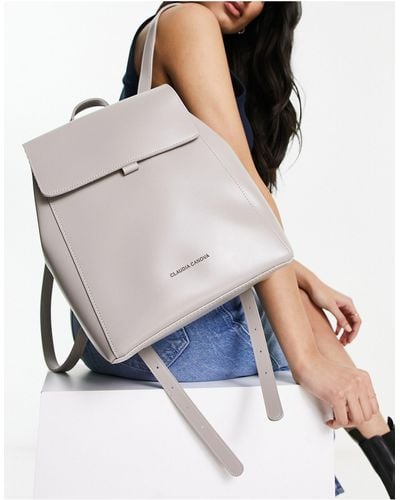 Claudia Canova Flap Top Backpack With Tonal Chain Detail - White