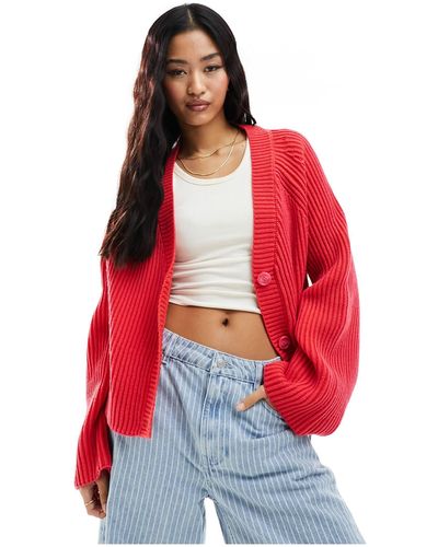 ASOS Cardigan con bottoni, scollo a v e filato a pieghe - Rosso