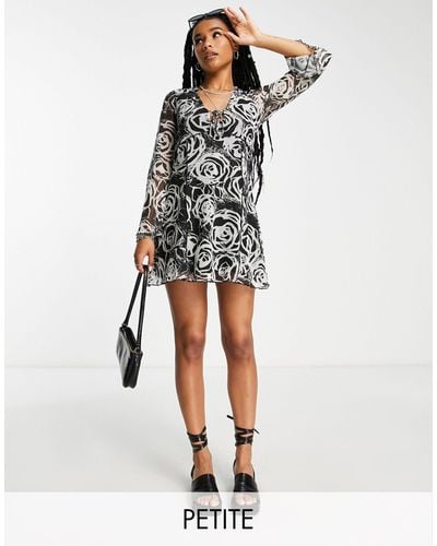 Topshop Unique – mini-freizeitkleid aus netzstoff mit gekräuselten kanten und schwarz-weißem rosenprint - Mehrfarbig