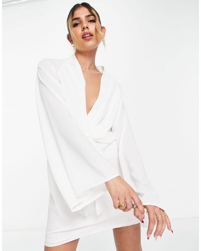 In The Style X perrie sian – tief ausgeschnittenes hemdkleid - Weiß