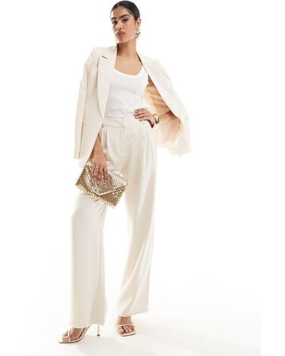 Pretty Lavish Hen - pantalon habillé d'ensemble en satin - ivoire - Blanc