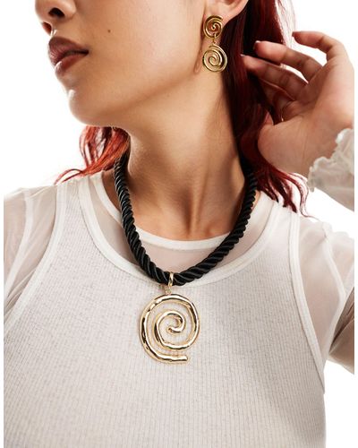 ASOS Necklace With Chunky Rope And Swirl Pendant Design - Natural