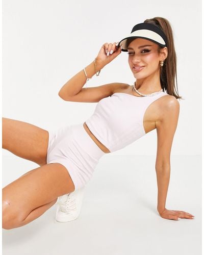 adidas Originals 'tennis Luxe' - Cropped Hemdje Met Blote Schouder En Logo - Roze