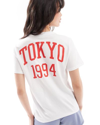 Pieces Camiseta blanca extragrande con estampado "tokyo" rojo - Blanco