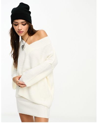 ONLY Fluffy V Neck Longline Sweater Co-ord - White