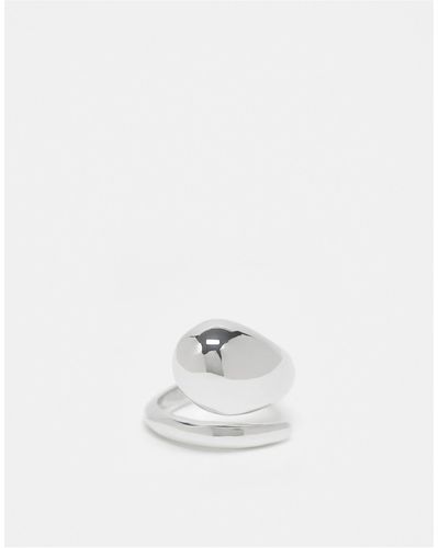 ASOS – farbener ring im bauschigen wickeldesign - Weiß