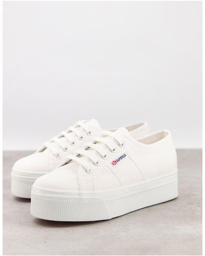 Superga Zapatillas deportivas blancas con suela gruesa y plana - Blanco