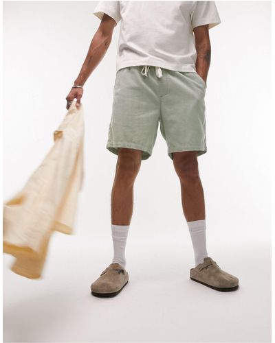 TOPMAN – locker geschnittene shorts aus cord - Grün