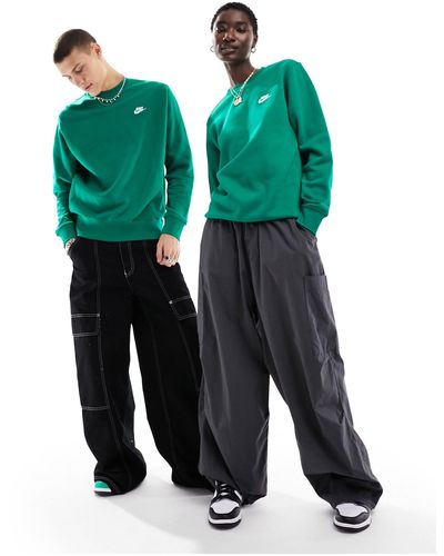 Nike Sudadera verde unisex con cuello redondo club