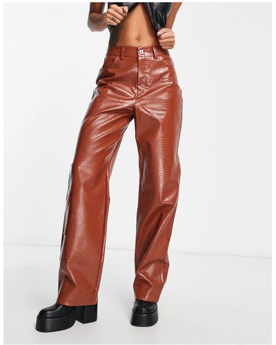 Collusion Pantalon cargo coupe droite style années 90 en similicuir effet croco - rouille - Rouge