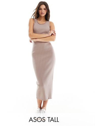ASOS Asos design tall - robe débardeur longueur mollet en maille - taupe - Blanc