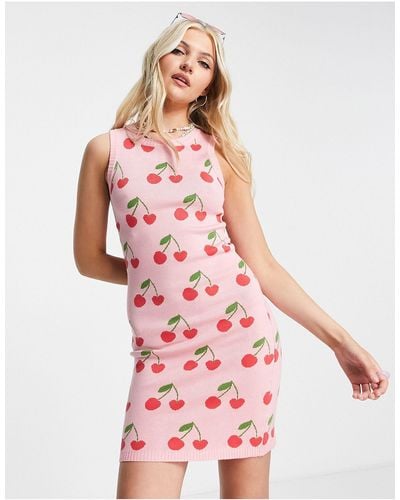 Cotton On Gebreide Mini-jurk Zonder Mouwen Met Grafische Aardbeienprint - Roze