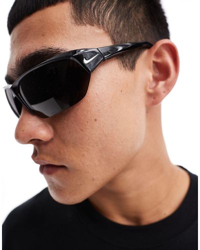 Nike Skylon ace - occhiali da sole da allenamento neri con lenti grigie - Nero
