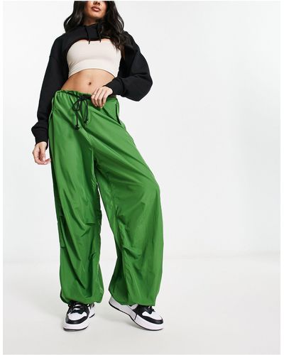 Noisy May Pantaloni verdi parachute con coulisse - Verde