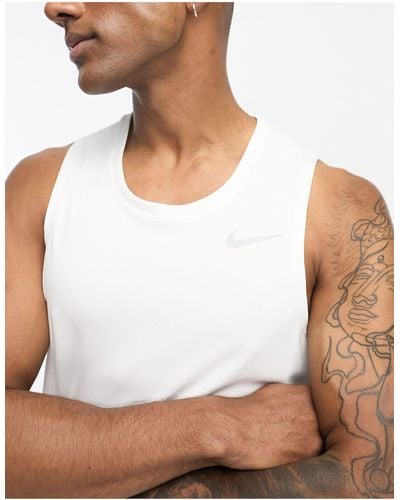 Nike Camiseta blanca sin mangas dri-fit miler - Blanco