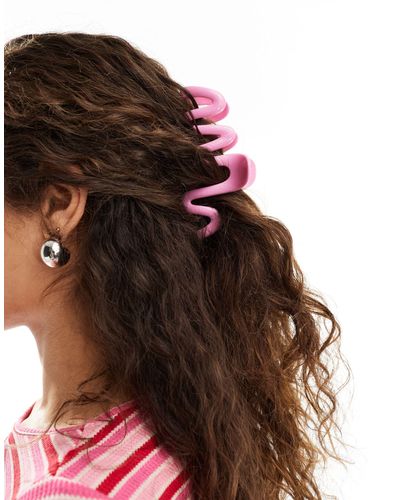 Monki Wavy Swirl Hair Claw Clip - Brown
