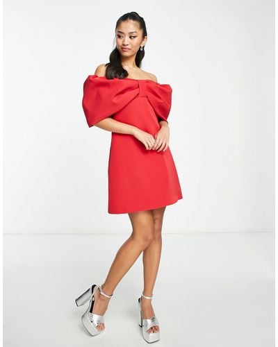 Forever New Vestido corto con hombros al aire y diseño - Rojo