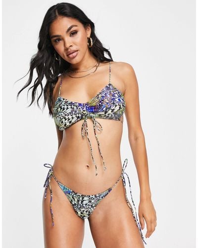 Jaded London Crop top bikini con stampa iridescente di farfalle e cut-out - Multicolore