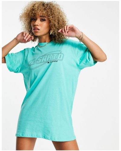 Il Sarto Vestido luminoso estilo camiseta con logo extragrande - Azul