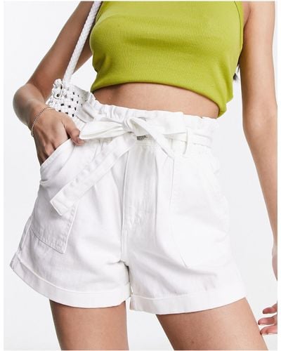 New Look Pantalones cortos hueso con cintura paperbag - Blanco