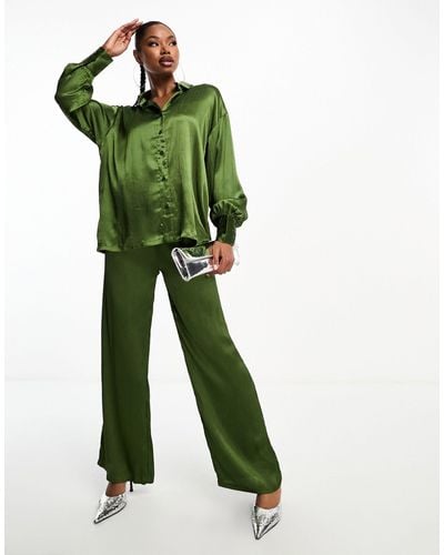 In The Style Exclusive Satin Textured Wide Leg Trousers - Green