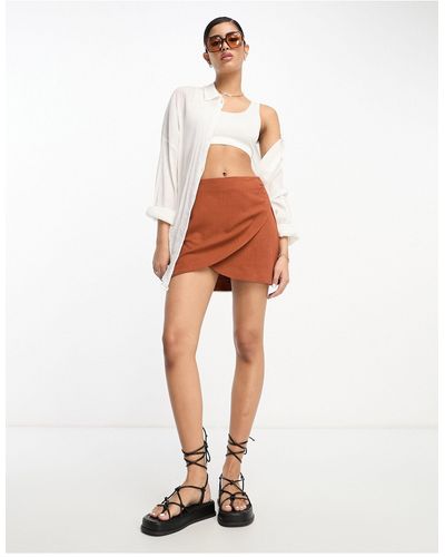 ASOS Minifalda marrón cruzada - Blanco