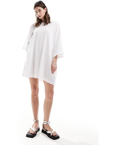 Weekday Vestido corto estilo camiseta huge exclusivo en asos - Blanco