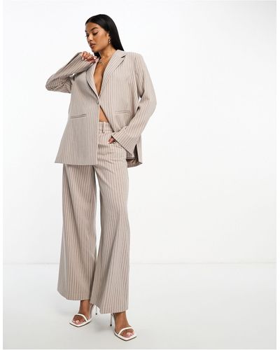 Vero Moda Aware - pantaloni oversize con fondo ampio color pietra gessato - Bianco