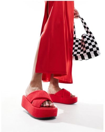 ASOS Thunder - sandali rossi con fascette imbottite incrociate e suola flatform - Rosso
