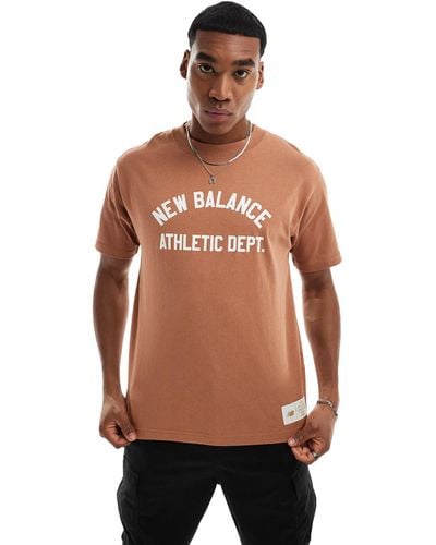 New Balance Camiseta marrón sportswear greatest hits