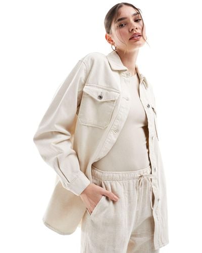 Vero Moda – oversize-hemdjacke - Weiß
